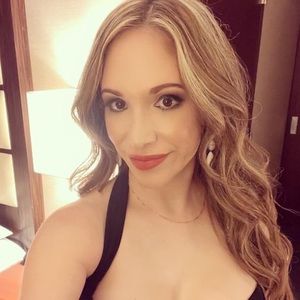 Meet your Posher, Caroline